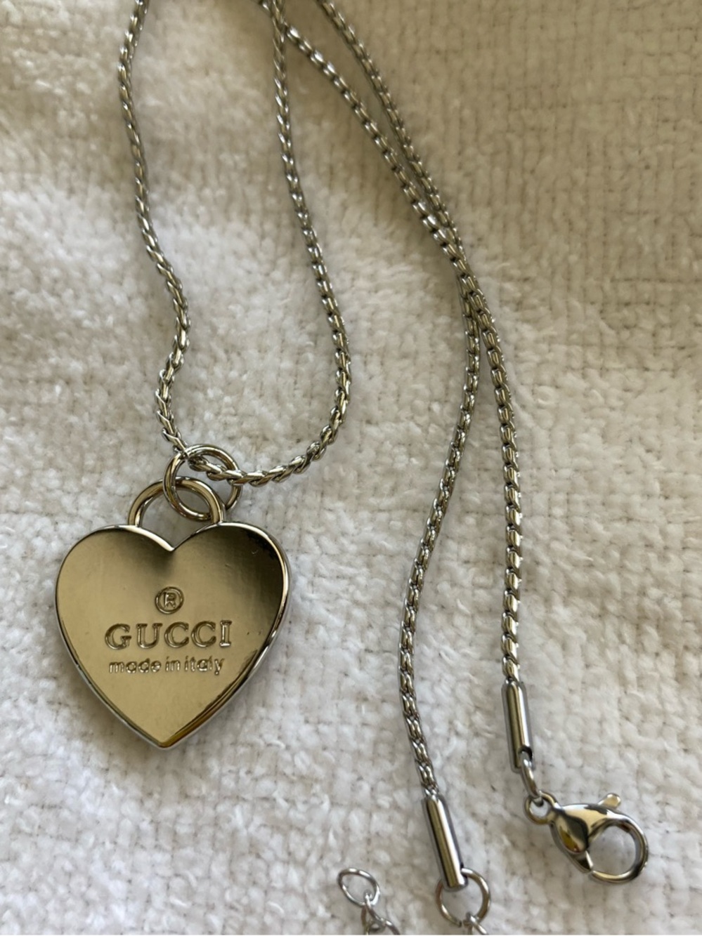 GG Silver Heart Pendant 20" Box Chain Necklace - Picture 4 of 5